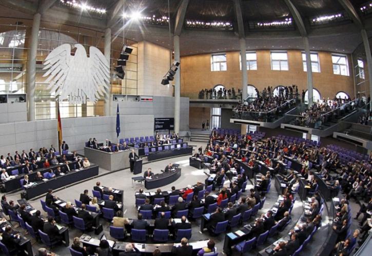 Γερμανοί βουλευτές απειλούν με έξοδο από το τρίτο Μνημόνιο