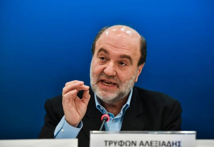 Αλεξιάδης: Δεν είναι δυνατόν να μειώσουμε τους δημόσιους υπαλλήλους