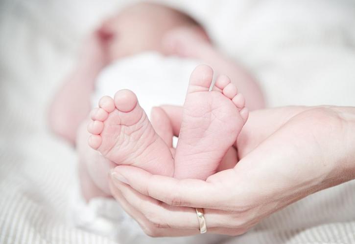 Δημογραφικό: Πόσο μπορεί να συμβάλει στην αύξηση των γεννήσεων το Σκανδιναβικό μοντέλο