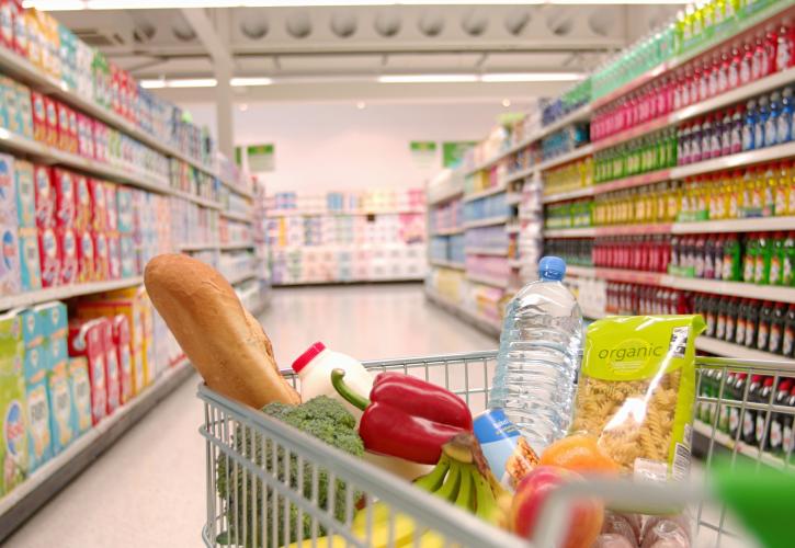 Σουπερμάρκετ: Ανακάμπτoυν οι πωλήσεις – Μαίνεται ο πόλεμος στις αλυσίδες