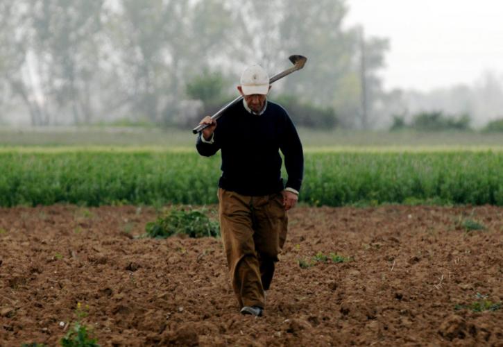 ΤΕΤΑΡΤΗ: Έκπτωση και δόσεις για τους αγρότες που θα εξαγοράσουν χρόνο ασφάλισης