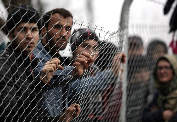 «Σκανδαλώδης η συμπεριφορά προς την Ελλάδα στο προσφυγικό»