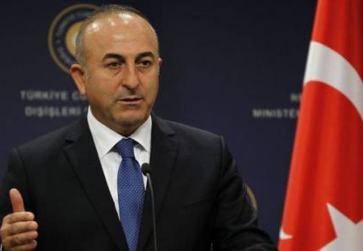 Άμεση έκδοση των οκτώ Τούρκων αξιωματικών ζητεί ο Cavusoglu