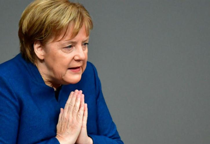Merkel: Η WV να ακολουθήσει το δρόμο της διαφάνειας