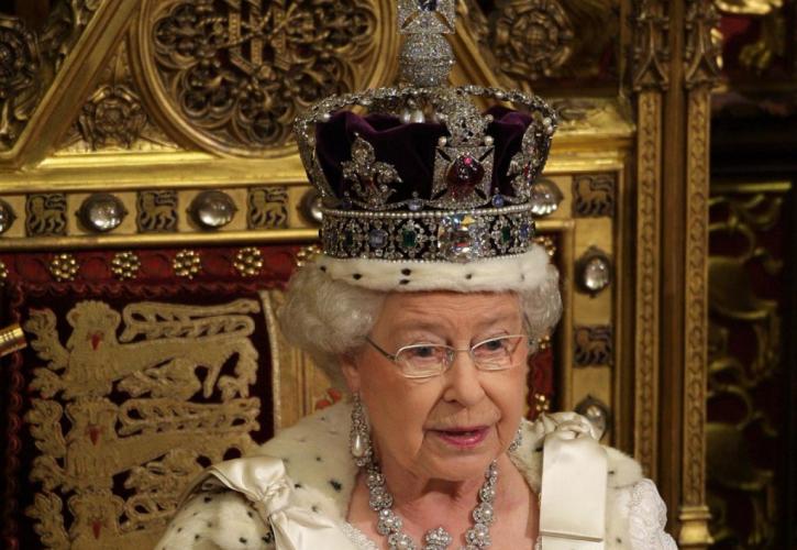 Η βασίλισσα Ελισάβετ δεν είναι τόσο πλούσια όσο νομίζετε