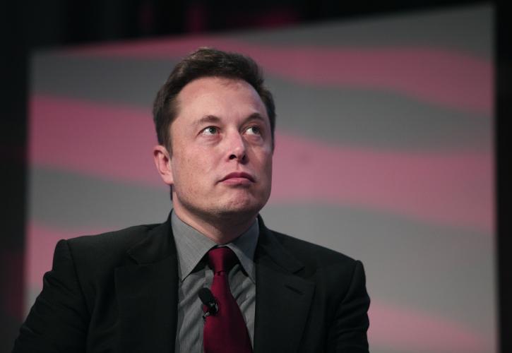 Στη σύνδεση εγκεφάλου με υπολογιστή επενδύει ο Elon Musk