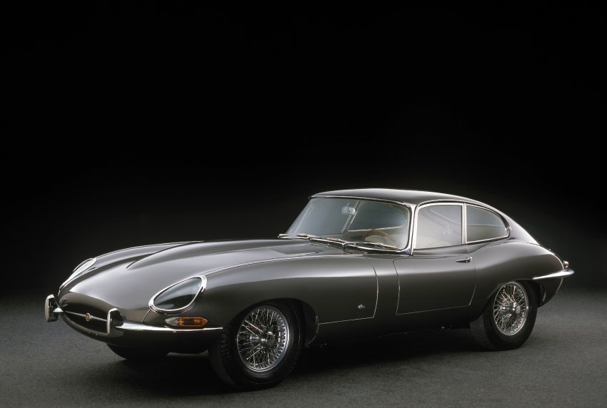 Jaguar E-Type του 1961, 265 ίπποι, 245 χλμ./ώρα τελική.
