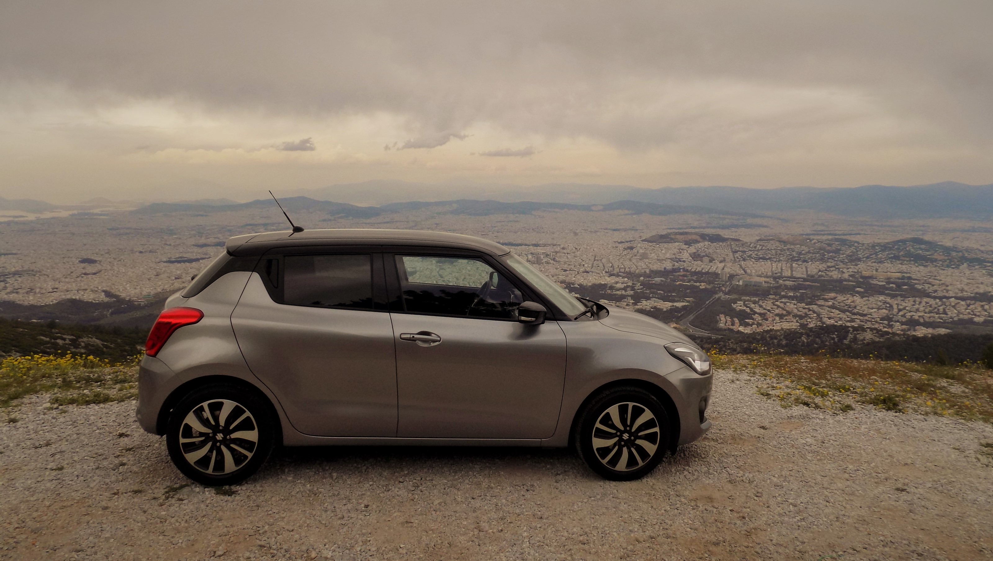 Suzuki Swift 1.2 GLX Hybrid 2WD 