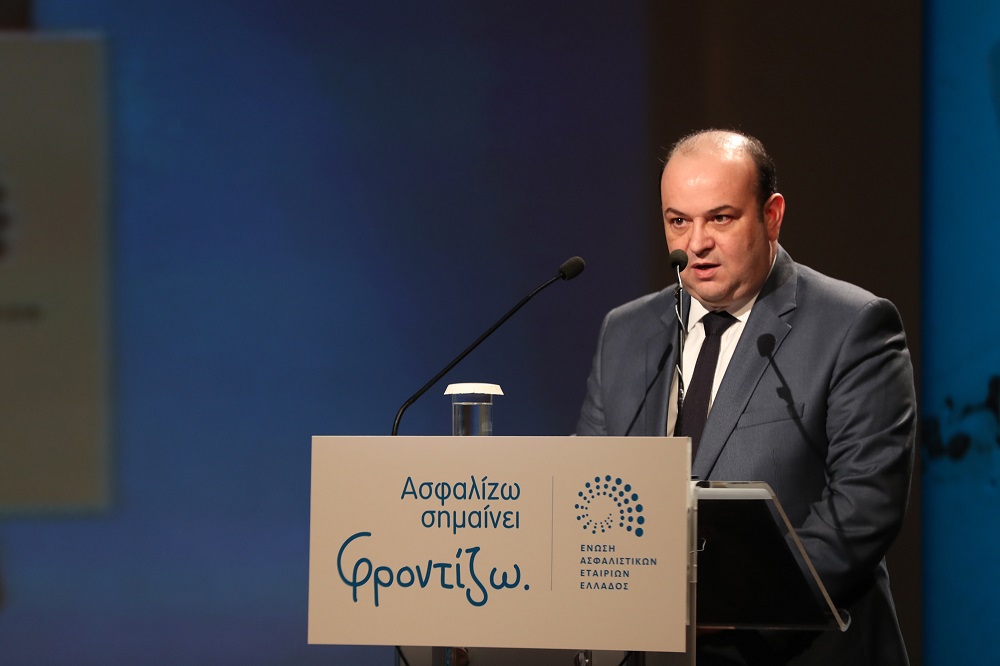 Δημήτρης Λιάκος