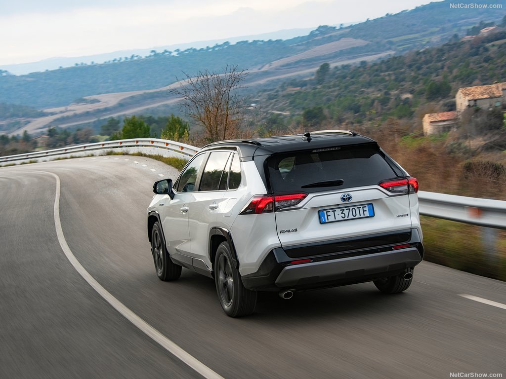 To νέο RAV4 αναμένεται εντός του Φεβρουαρίου στη χώρα μας.