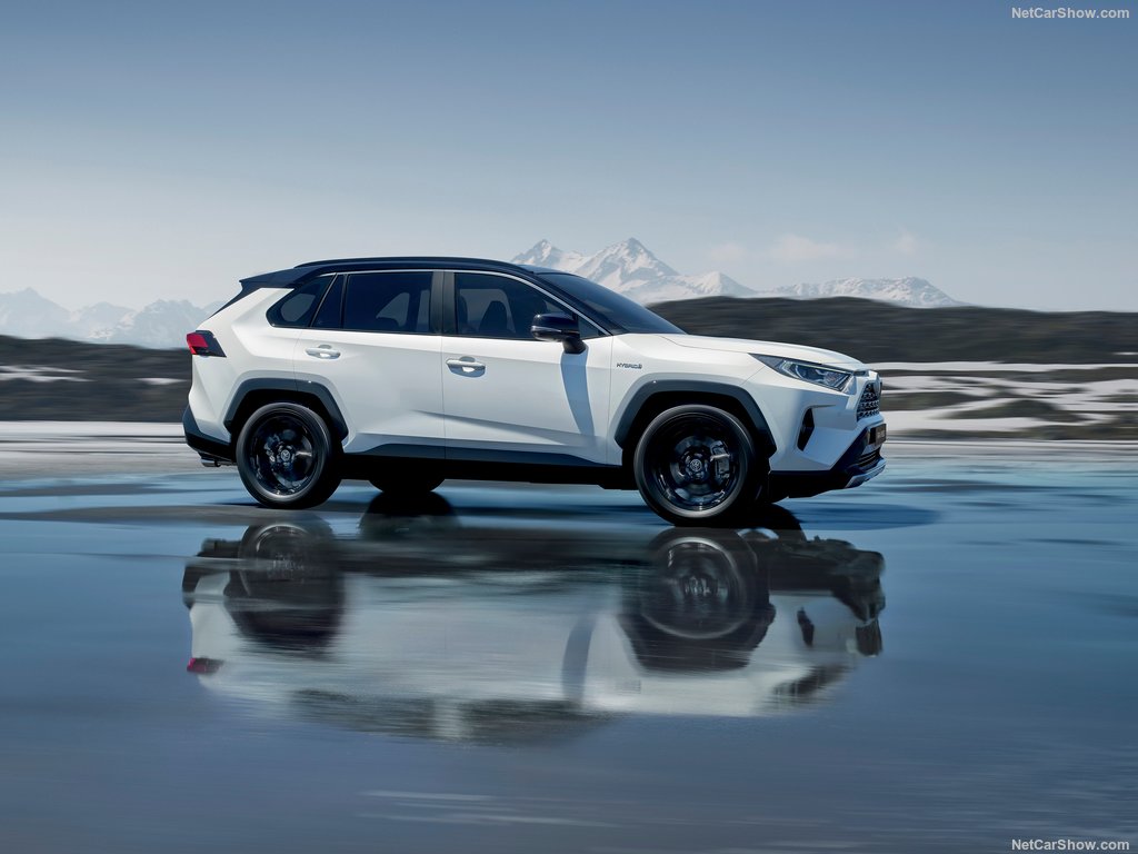 Mεγαλύτερη οδηγική ευχαρίστηση για το RAV4 πέμπτης γενιάς.