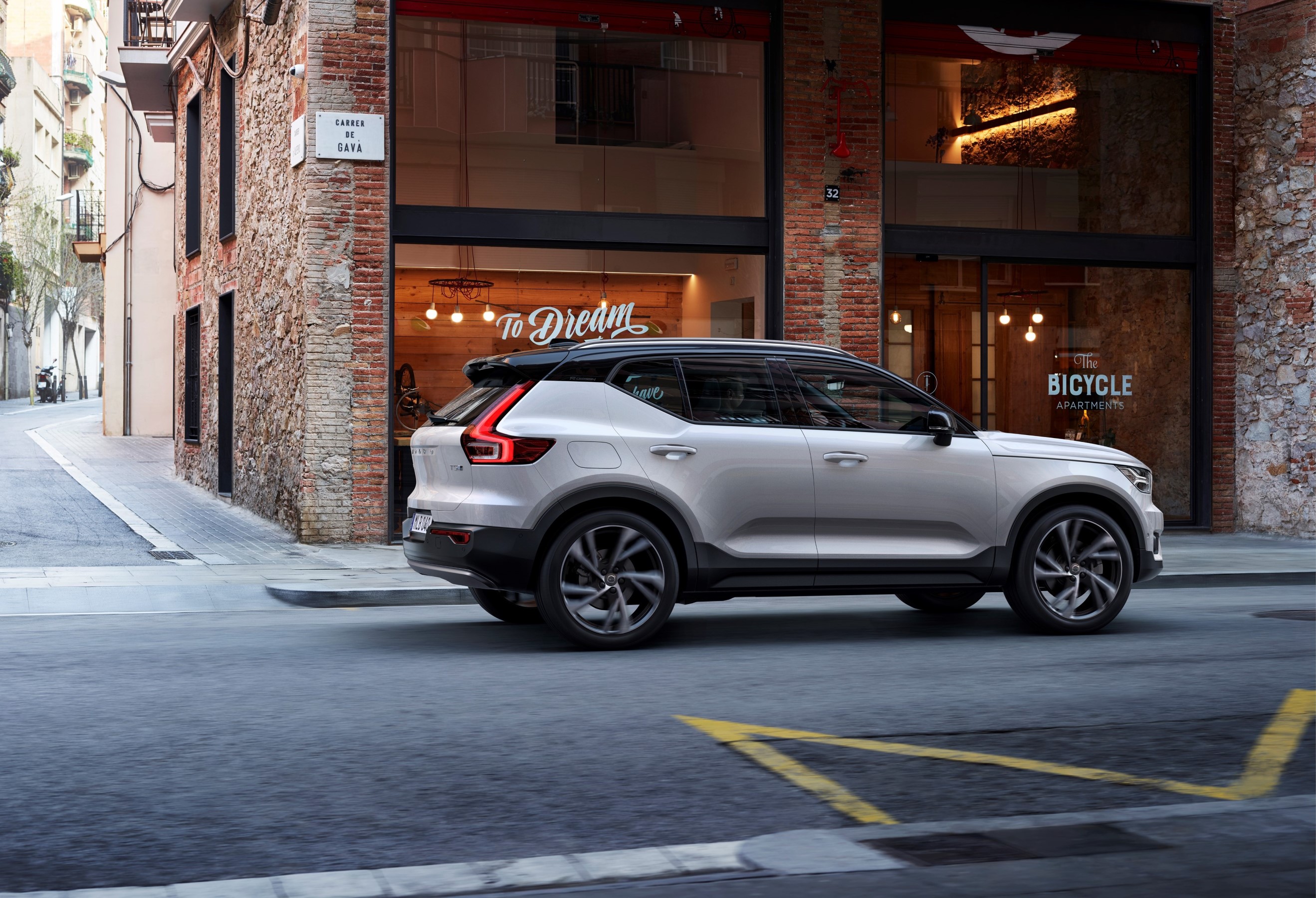 Volvo XC40