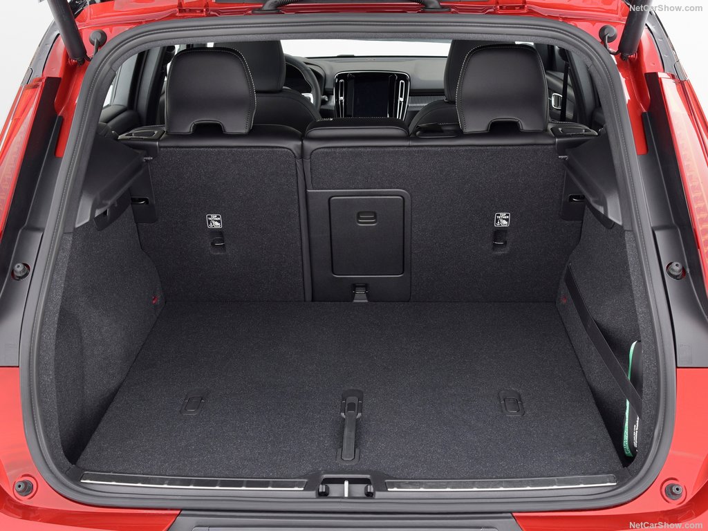 H χωρητικότητα του πορτ-μπαγκάζ ξεκινά από τα 460 λίτρα.