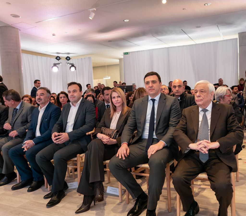 Ο Πρόεδρος της Δημοκρατίας, κύριος Προκόπης Παυλόπουλος με τον Υπουργό Υγείας, κύριο Βασίλη Κικίλια κατά τη διάρκεια της εκδήλωσης.