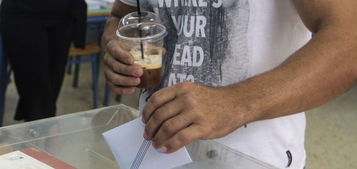 Δημοσκόπηση Metron Analysis: Στο 13% το προβάδισμα ΝΔ - Η γνώμη των Ελλήνων για Τραμπ