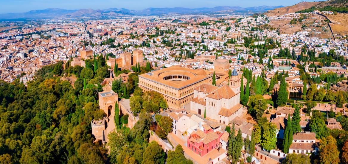 Ισπανία: Ώθηση στην οικονομία από την αύξηση των τουριστικών δαπανών παρά το γεωπολιτικό περιβάλλον