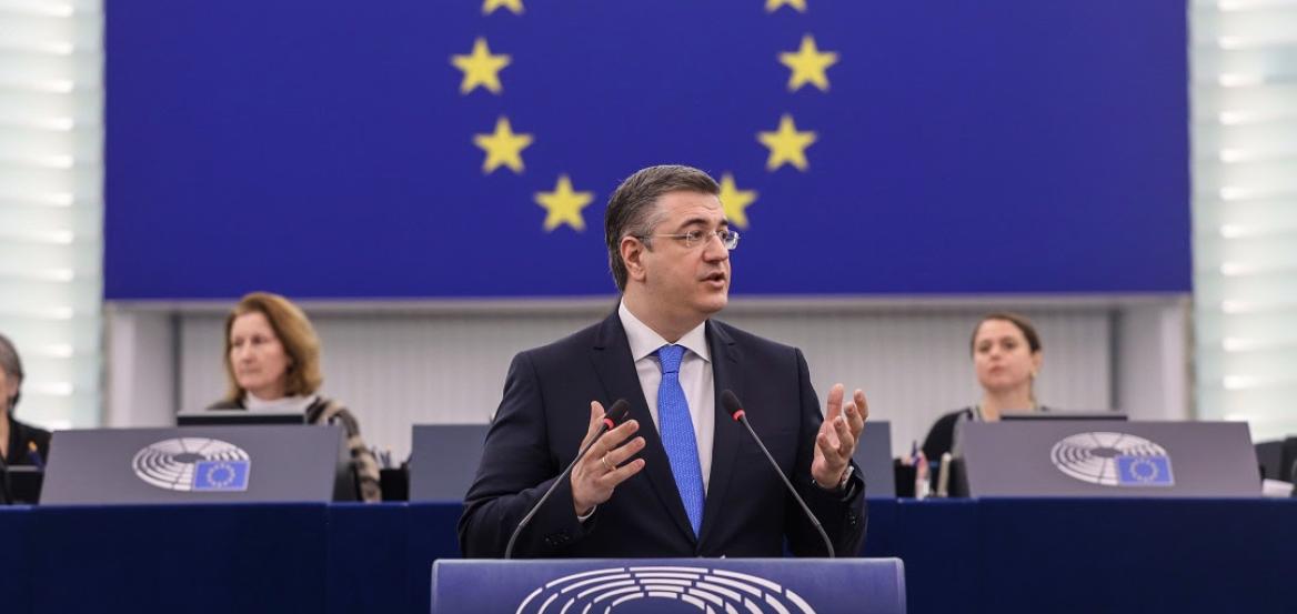 Tζιτζικώστας: Καμπανάκι για παγκόσμια κρίση τιμών λόγω Ορμούζ – Διασφαλισμένη η επάρκεια καυσίμων