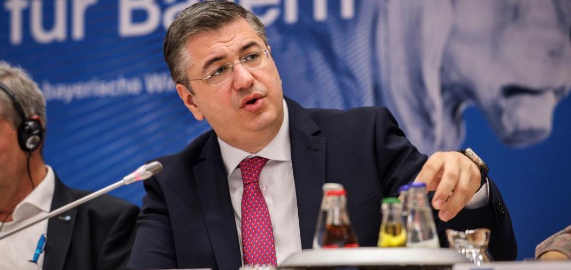 Τζιτζικώστας από Μόναχο: Θα κάνουμε ό,τι χρειαστεί για να προστατεύσουμε τη βιομηχανία μας