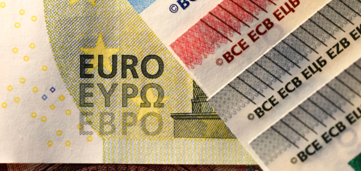 Τα «γεμάτα» ταμεία, η νέα αποπληρωμή χρέους και τα μηνύματα