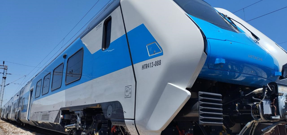 Νέα τρένα στην Ελλάδα μετά από δύο δεκαετίες - Έφτασε στη Θεσσαλονίκη ο πρώτος συρμός Blues Intercity
