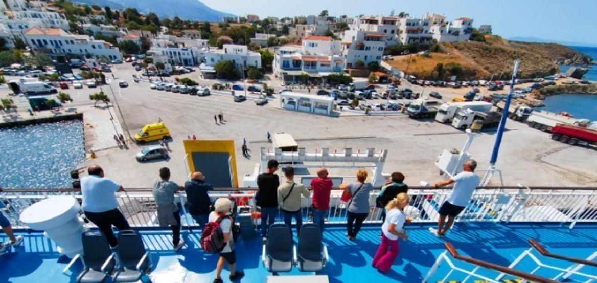 Από το κυνήγι των εκπτώσεων στις οικονομικές διακοπές: Ο νέος χάρτης της καταναλωτικής συμπεριφοράς