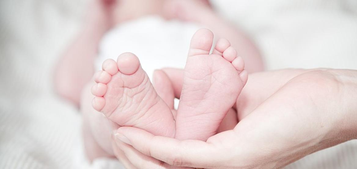 Δημογραφικό: Baby bonus από δήμους της χώρας - Μόλις 65.594 γεννήσεις στην Ελλάδα το 2025