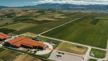 Η Γη αλλάζει χέρια από την κρίση ρευστότητας…