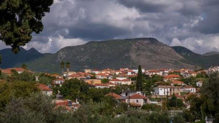 Γιατί όλοι στις πλατείες των χωριών μιλάνε για τον δύσκολο χειμώνα που μας έρχεται
