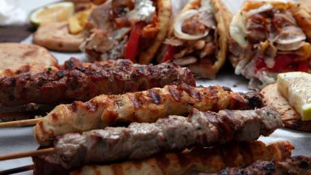 «Γονάτισαν και οι καλοί πελάτες στα Βόρεια Προάστια» - Γιατί ακριβαίνουν τα κρέατα;