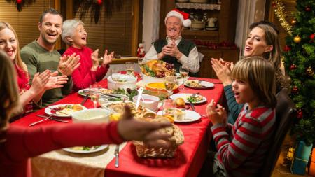 Φέτος το χριστουγεννιάτικο τραπέζι θα «μιλάει» ξένες γλώσσες και θα κοστίσει ακριβά…