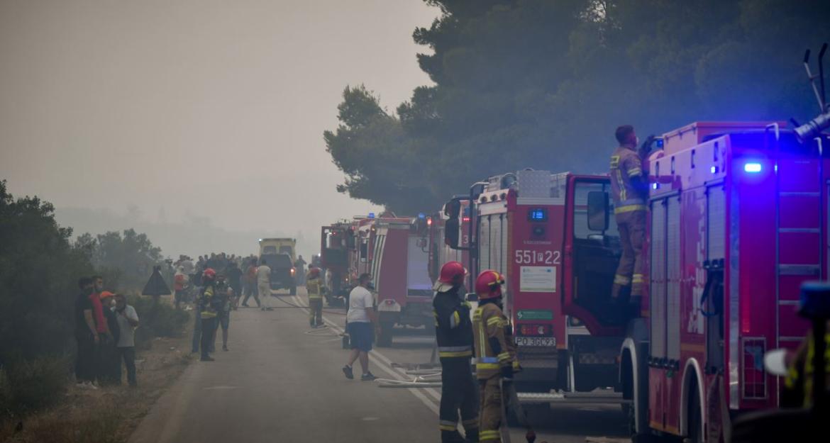 Βίλια: Στο όρος Πατέρας, προς το Πεδίο Βολής Μεγάρων, το μεγάλο μέτωπο - Δεν κινδυνεύουν οικισμοί