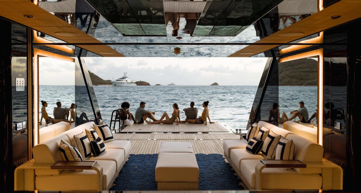 Το νέο superyacht Resilience έχει την πολυτέλεια ξενοδοχείου 5 αστέρων
