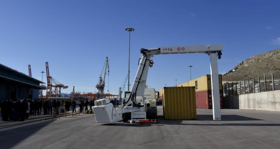 Το πρώτο αυτοκινούμενο X-ray απέκτησε το υπουργείο Οικονομικών