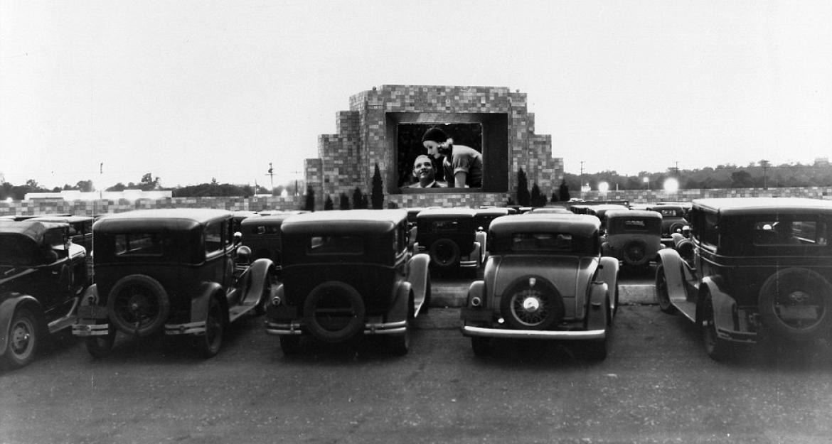Όταν το αυτοκίνητο ήταν αίθουσα σινεμά (pics)