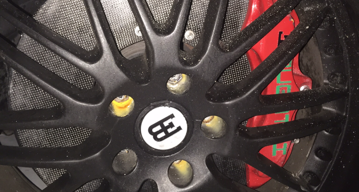 Ένα Ford πωλείται σε τιμή Bugatti (pics)