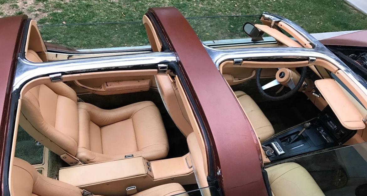 Οι τέσσερις πόρτες κάνουν σπάνια αυτή την Corvette (vid+pics)