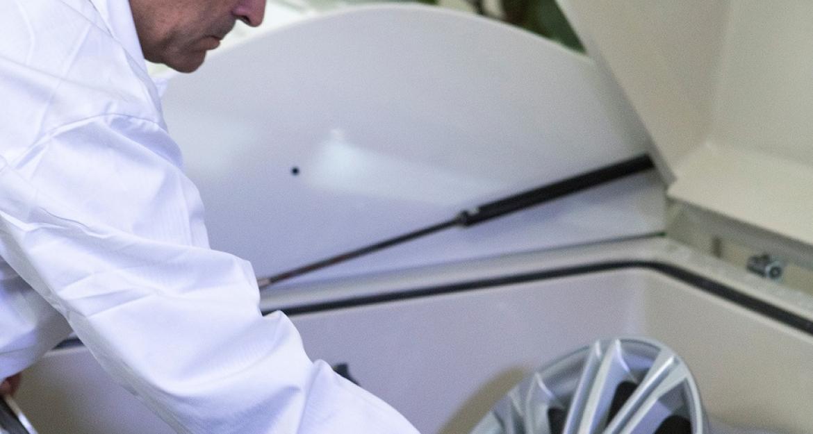 Στο φούρνο και στην κατάψυξη τα εξαρτήματα της SEAT (vid+pics)