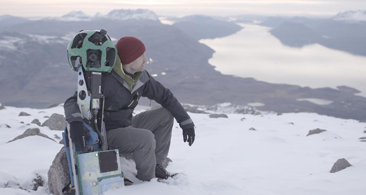 O Τζέιμι Λάνιστερ έπιασε δουλειά στη Google! (pics & vid)