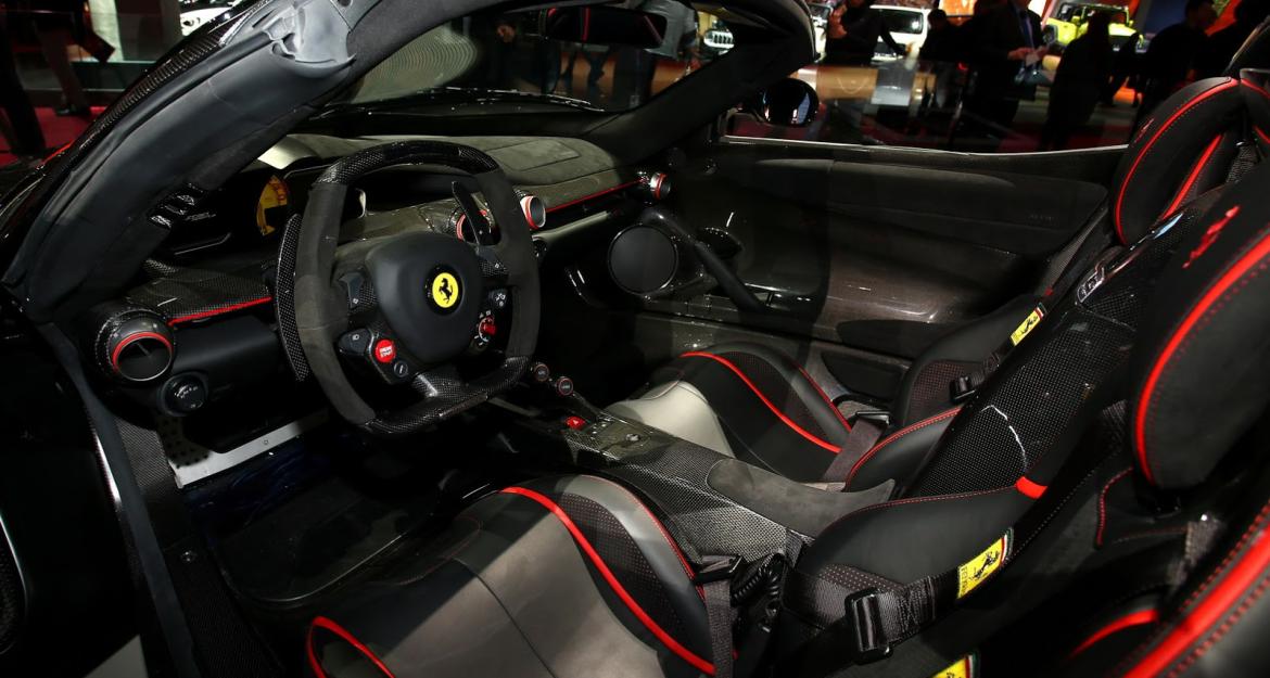 Εκτόξευση κερδών για το 2017 βλέπει η Ferrari (pics)