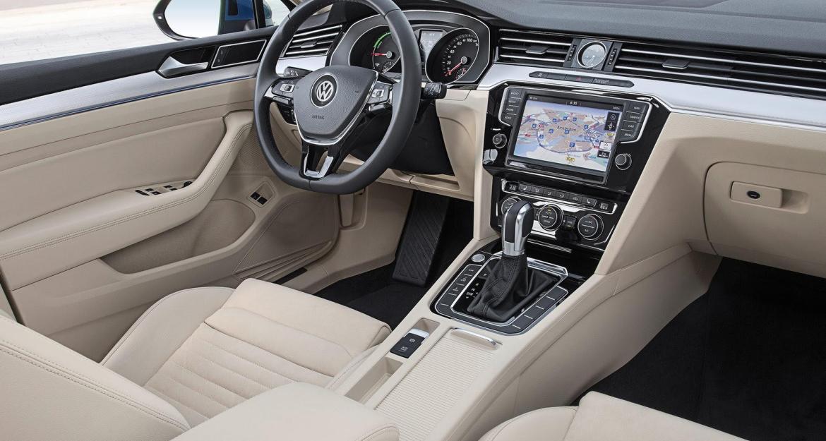  Το VW Passat GTE είναι ο εφιάλτης των πρατηριούχων (pics)