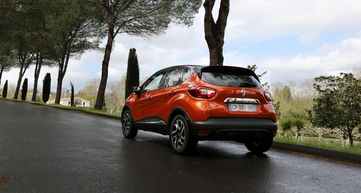 Renault Captur για την πόλη, Dacia Duster για τη σχόλη