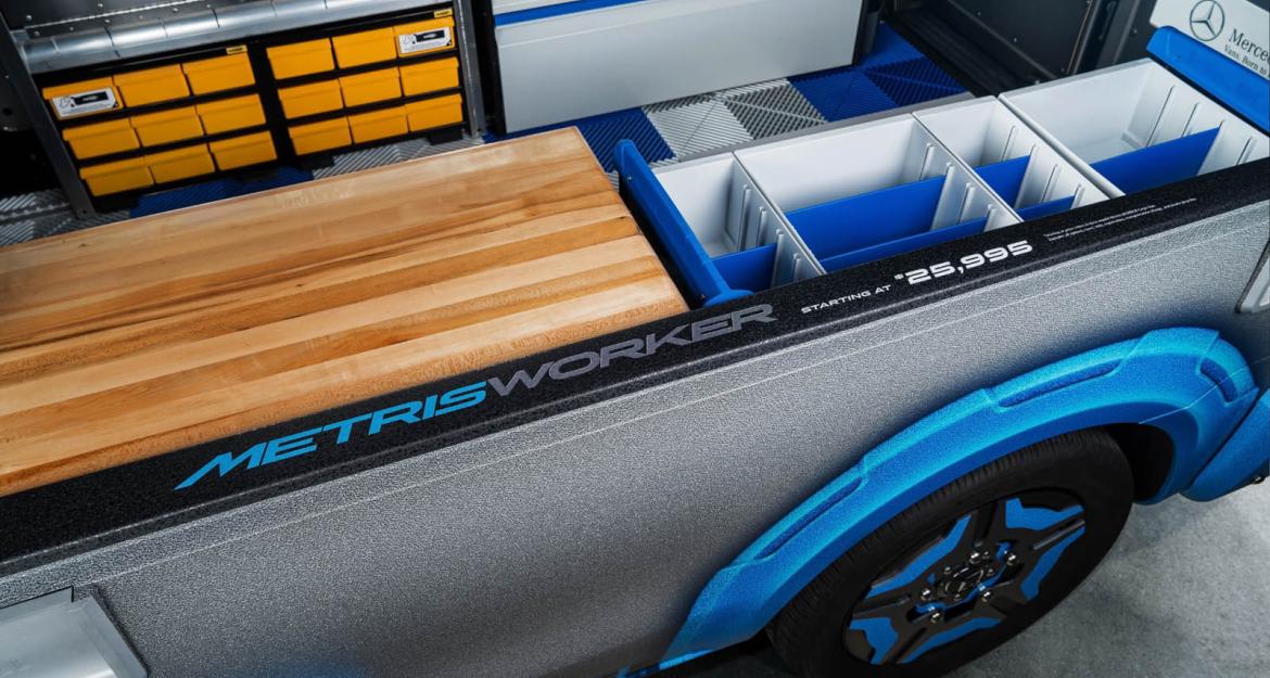 Η μεγαλύτερη κινητή εργαλειοθήκη από τη Mercedes (pics) 