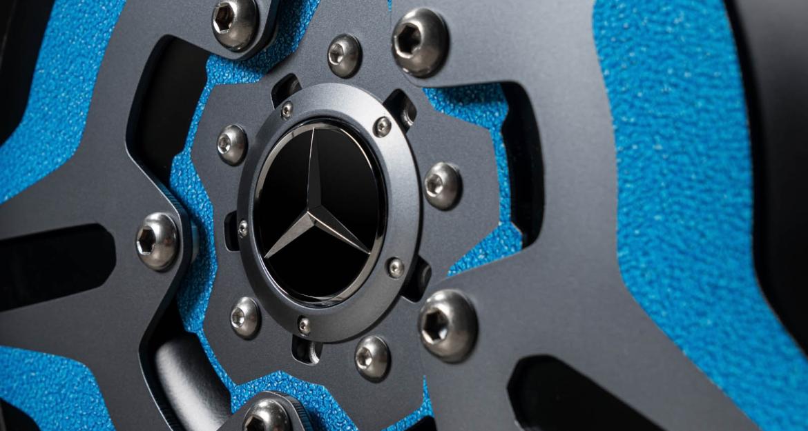 Η μεγαλύτερη κινητή εργαλειοθήκη από τη Mercedes (pics) 