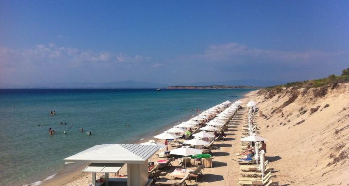 Δύο ελληνικές παραλίες στις 10 καλύτερες για οικογενειάρχες (pics)