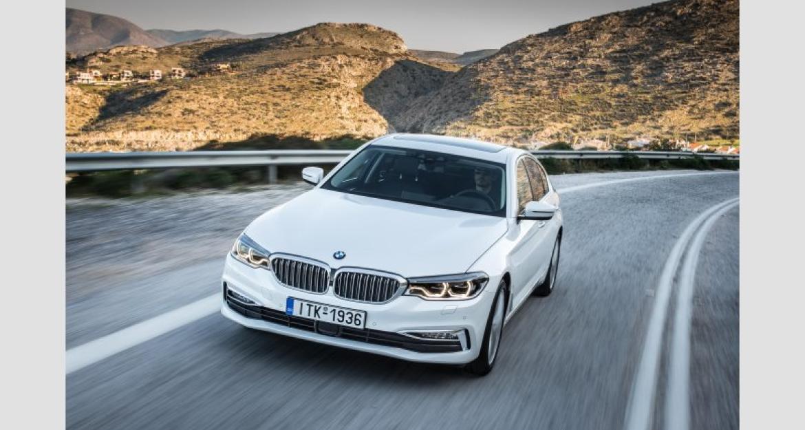 Νέα BMW Σειρά 5, η λιμουζίνα που πωρώνει (pics)