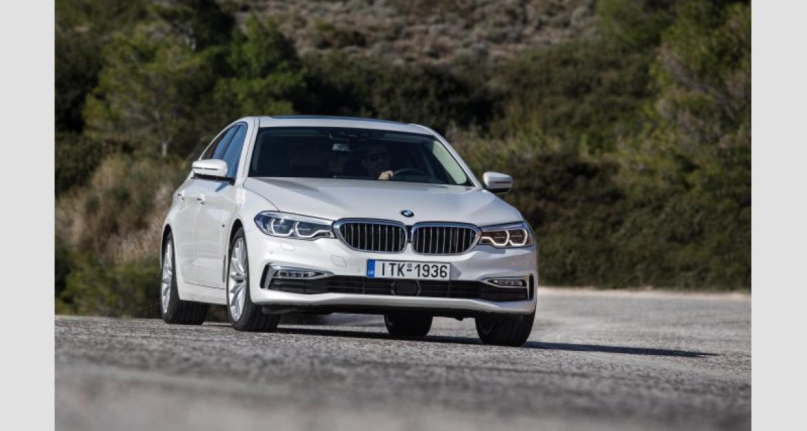 Νέα BMW Σειρά 5, η λιμουζίνα που πωρώνει (pics)