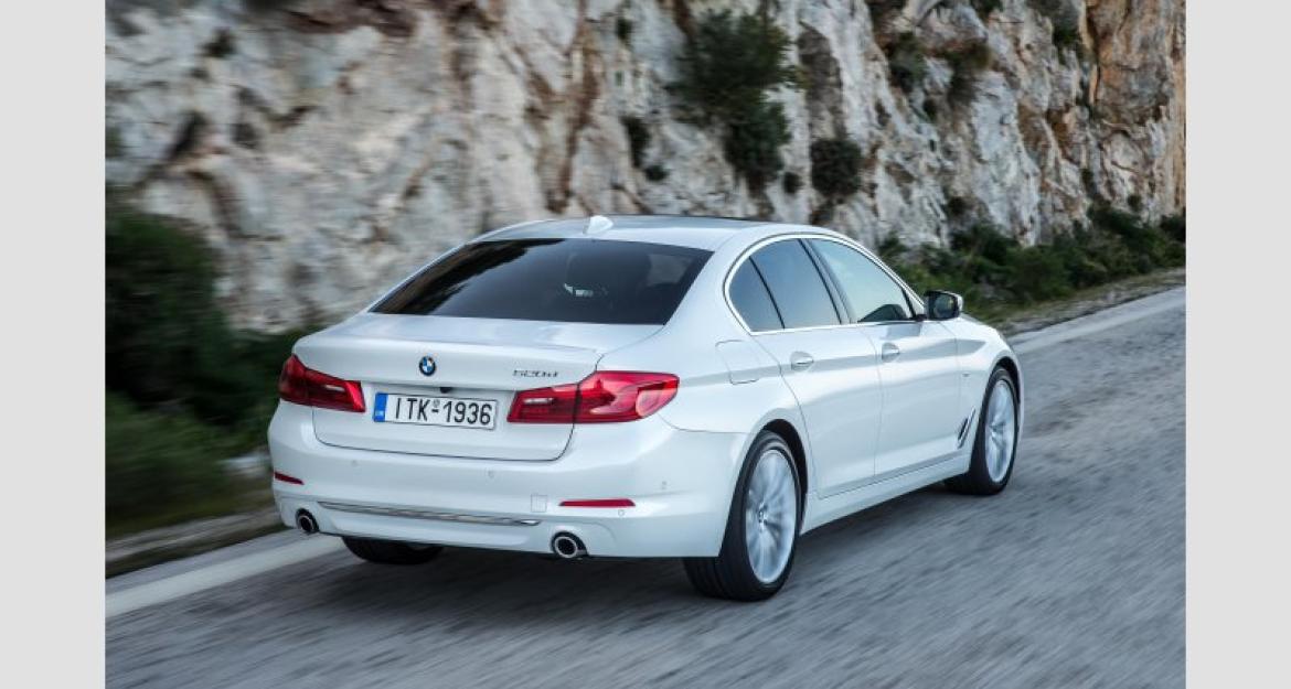 Νέα BMW Σειρά 5, η λιμουζίνα που πωρώνει (pics)