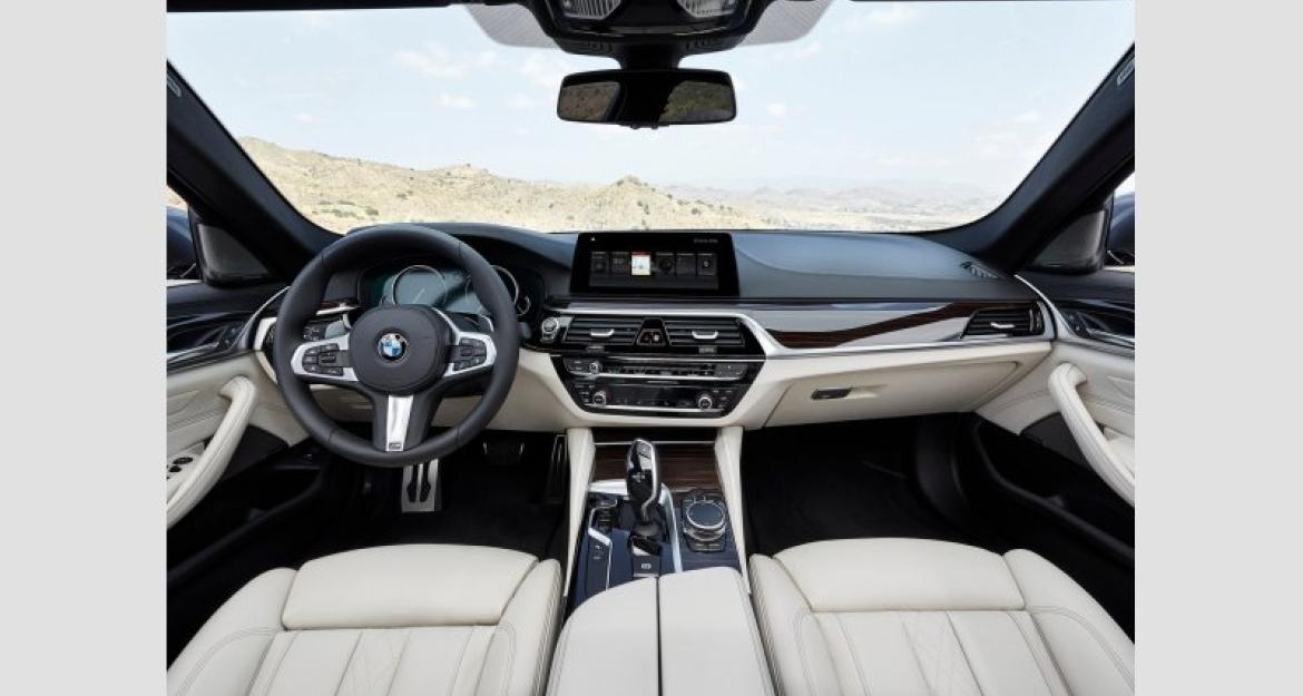Νέα BMW Σειρά 5, η λιμουζίνα που πωρώνει (pics)
