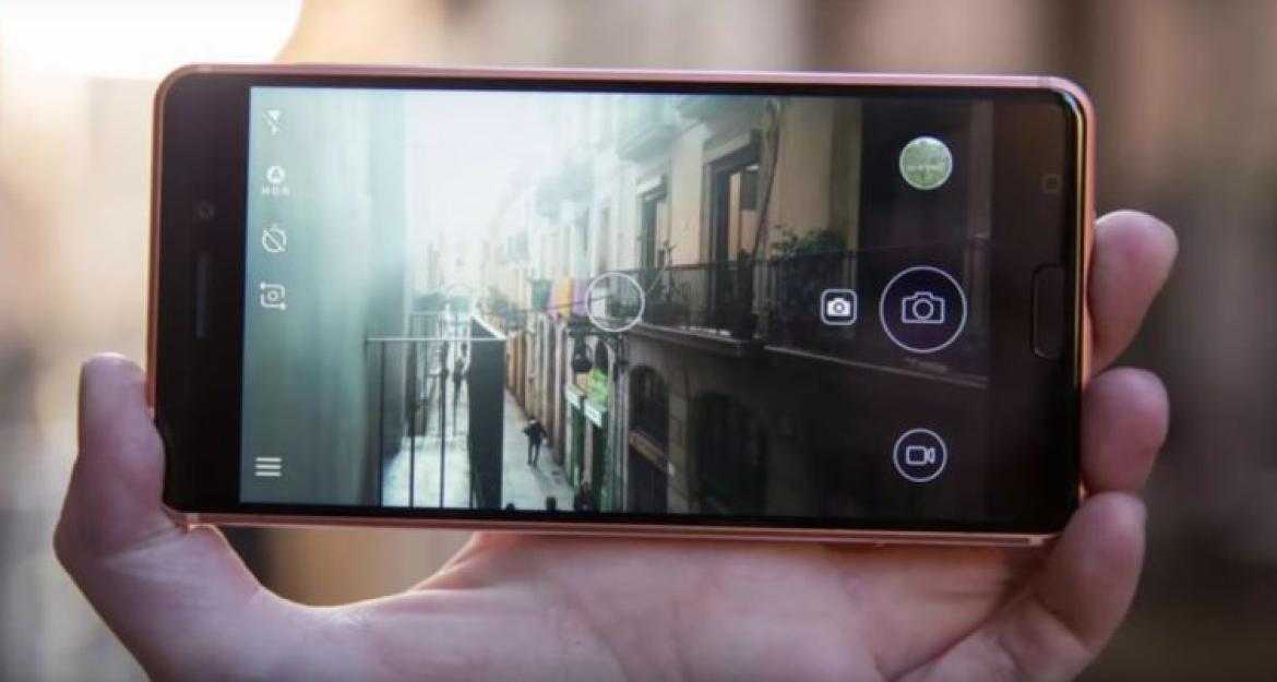 Αλλάζουν οι κανόνες στην ελληνική αγορά smartphone