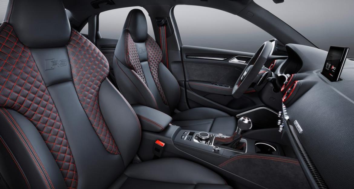 To Audi RS3 Sedan τα έχει τετρακόσια